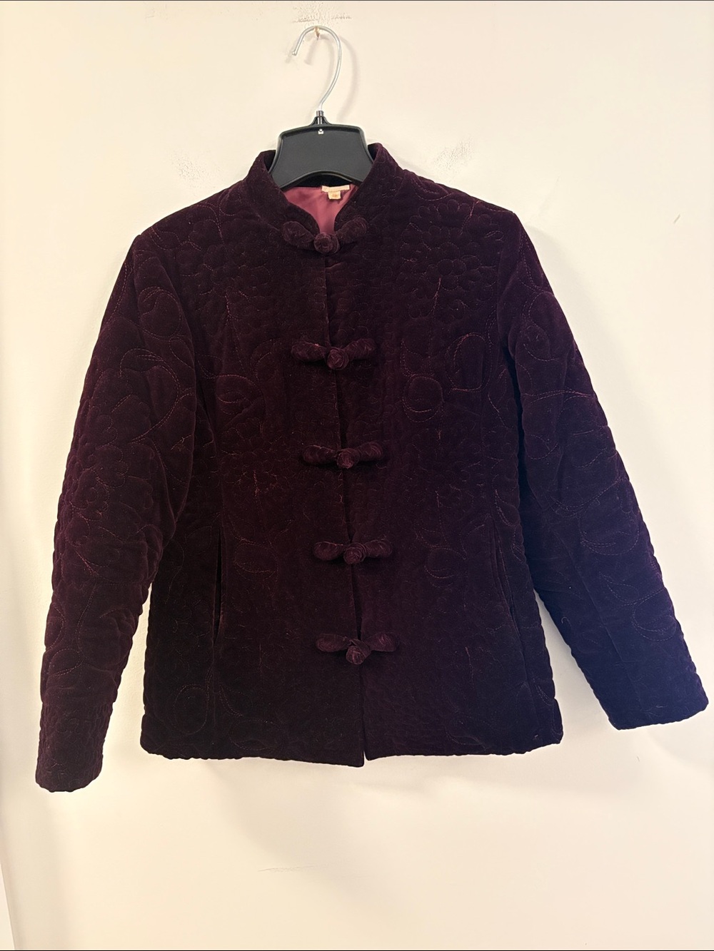 Vintage Burgundy Velvet Quilted Floral Mandarin Collar Frog Closure Jacket